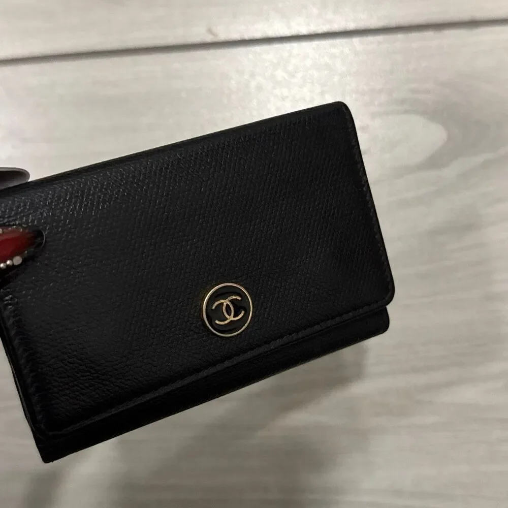 Authentic CHANEL‎ 6-key Case Women's Black Wallet vintage   Has only 4 key hooks